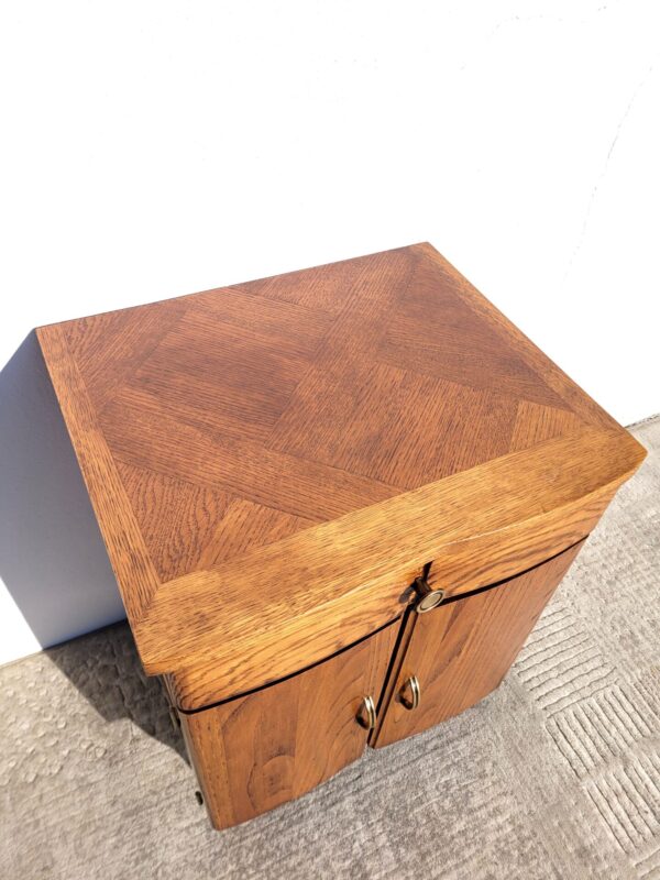 Meuble d'appoint vintage 1930 ou table de chevet 08