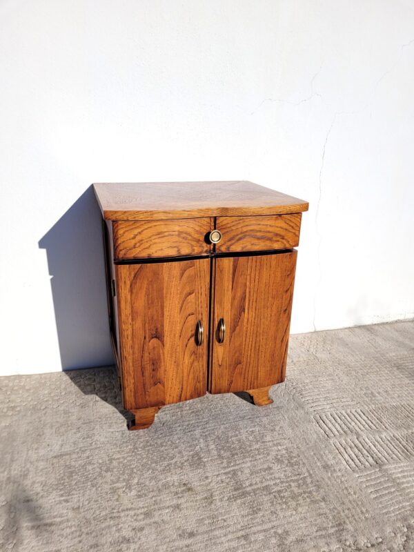 Meuble d'appoint vintage 1930 ou table de chevet 09
