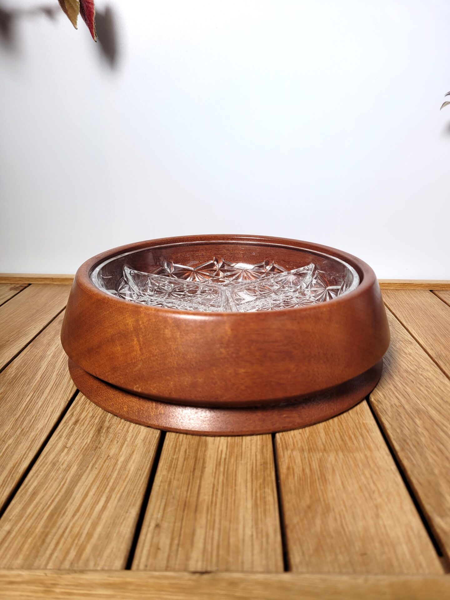 Plat de service vintage UK bois et verre ciselé 01