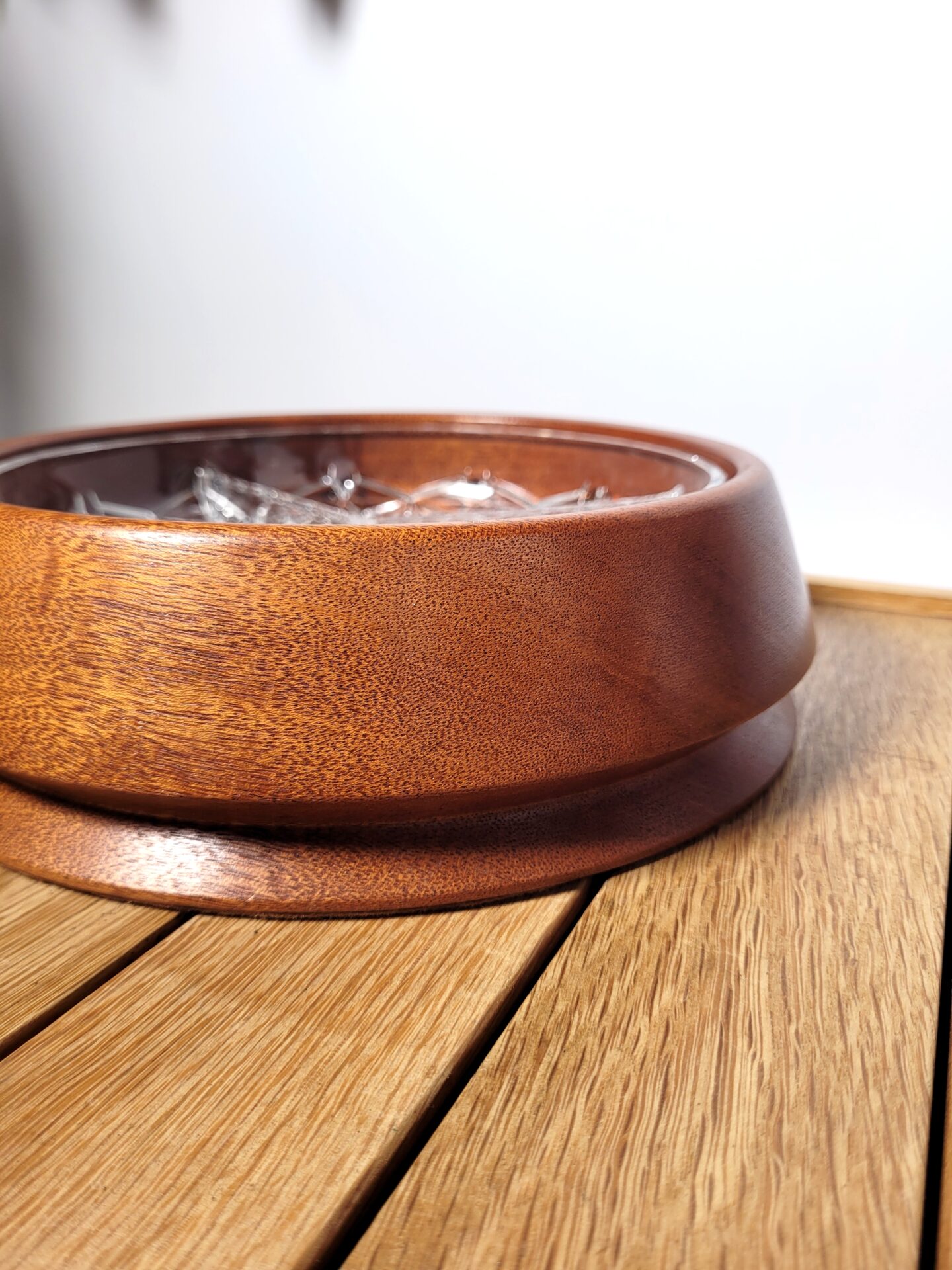 Plat de service vintage UK bois et verre ciselé 02