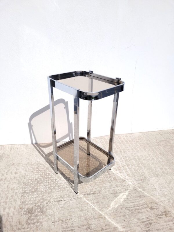 Meuble sellette vintage 1970 chrome et verre fumé 03
