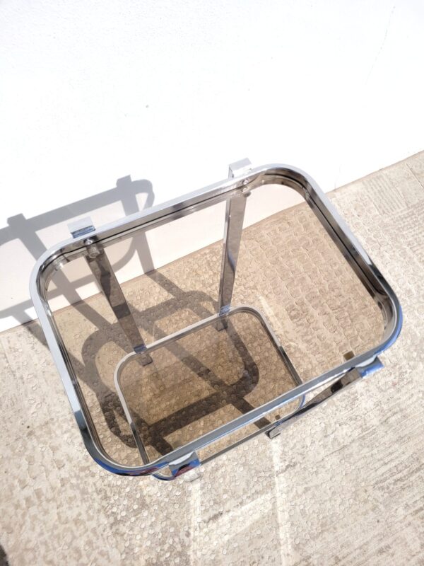 Meuble sellette vintage 1970 chrome et verre fumé 06