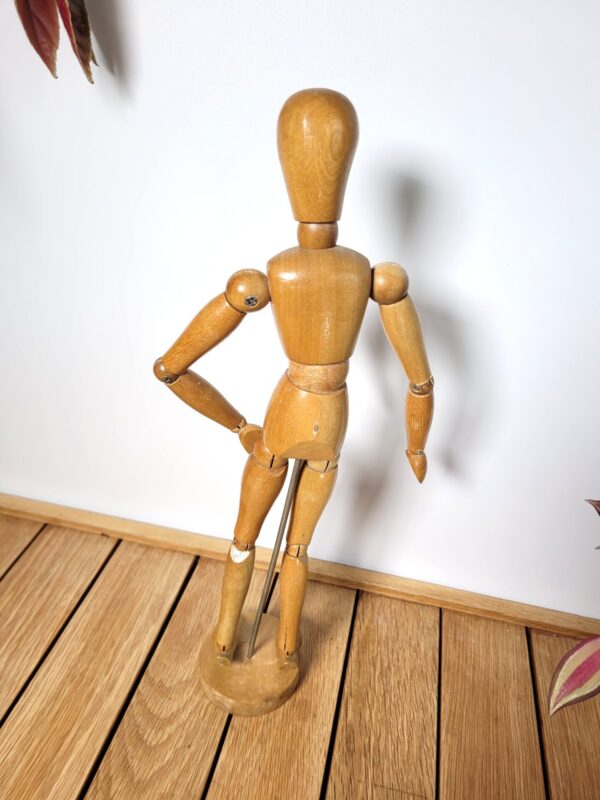 Modèle mannequin articulé ancien en bois dessin art 04