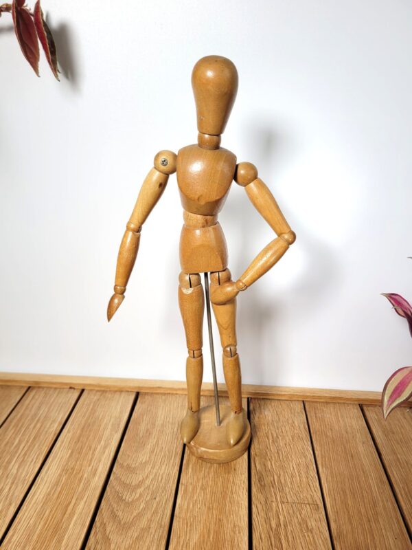 Modèle mannequin articulé ancien en bois dessin art 10