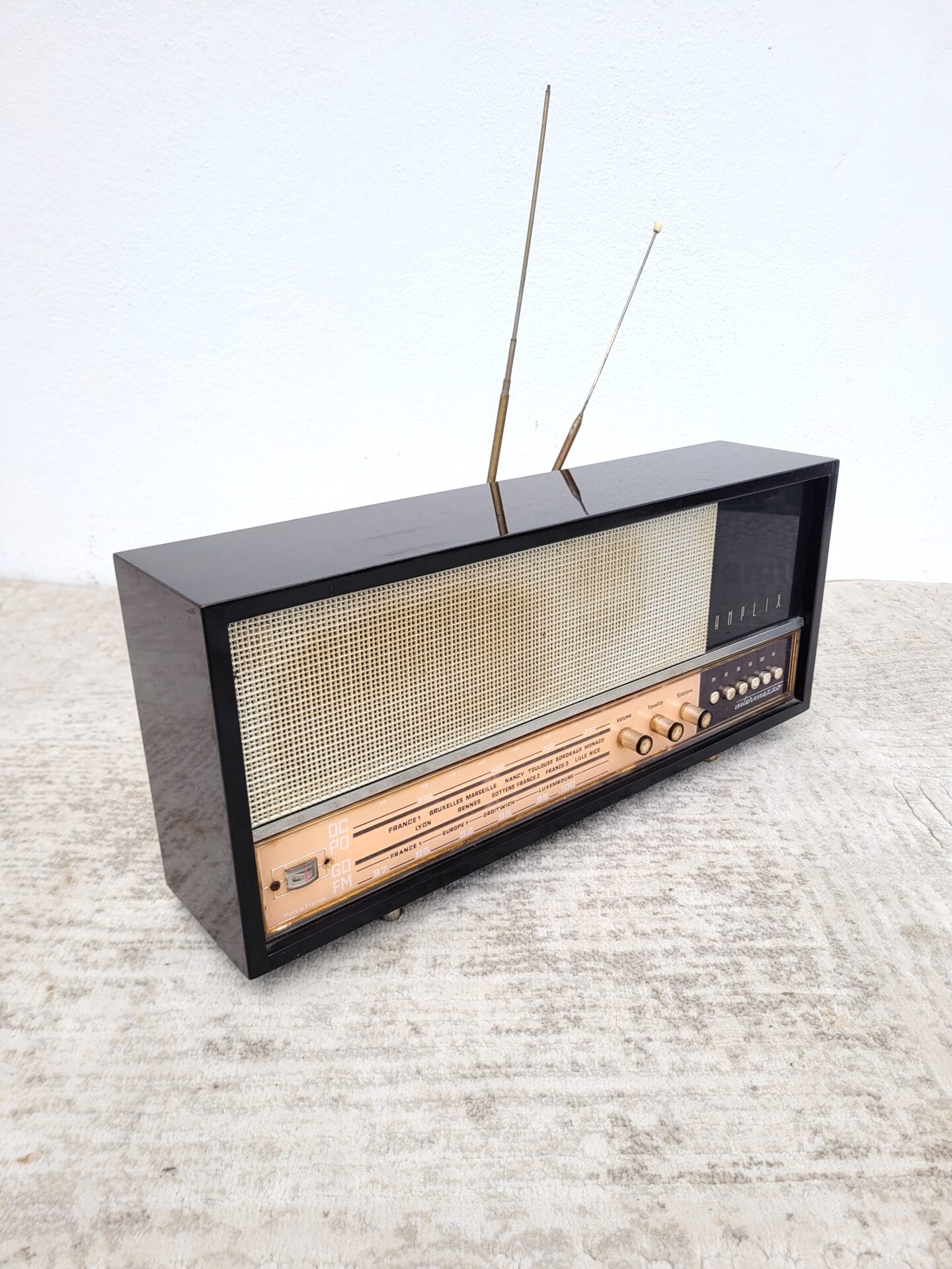 Radio ancienne Amplix Intermezzo 1960 02