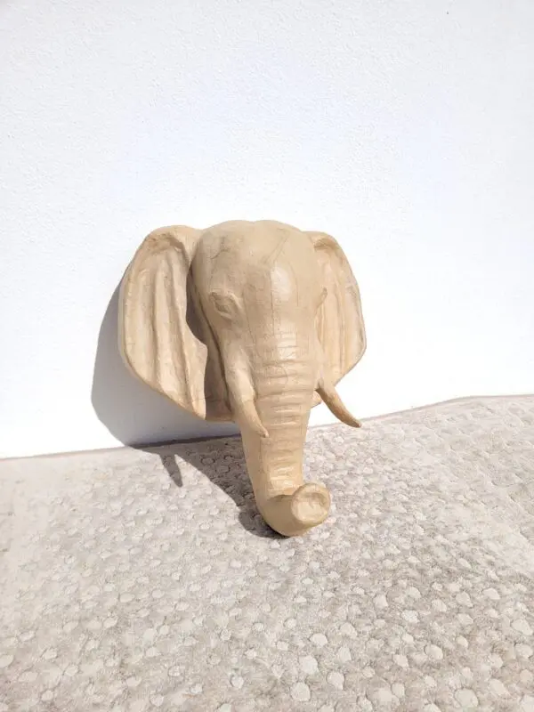 Tête d'éléphant en papier mâché 01