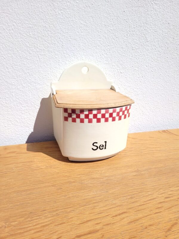 Ancienne boîte à sel en céramique 01