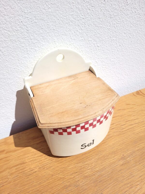 Ancienne boîte à sel en céramique 03