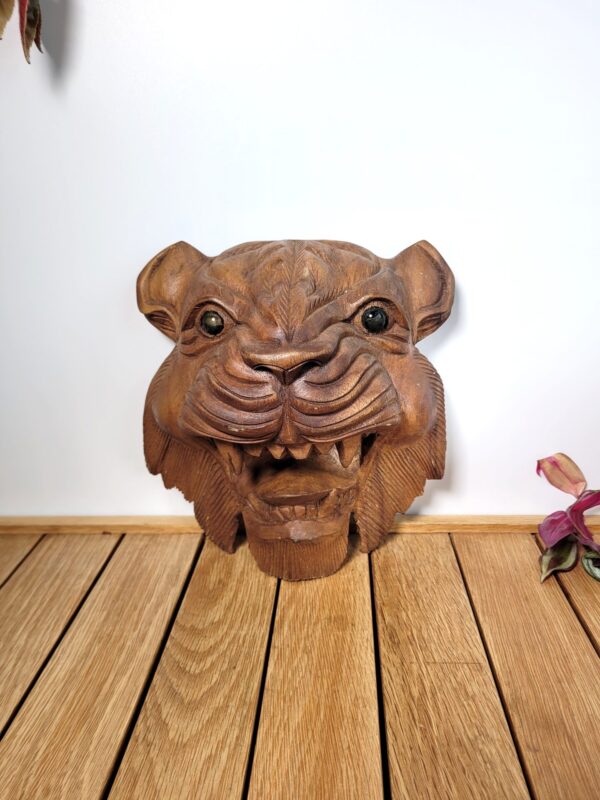 Masque de tigre sculpté en bois 01