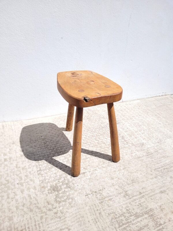 Ancien tabouret de campagne tripode 03