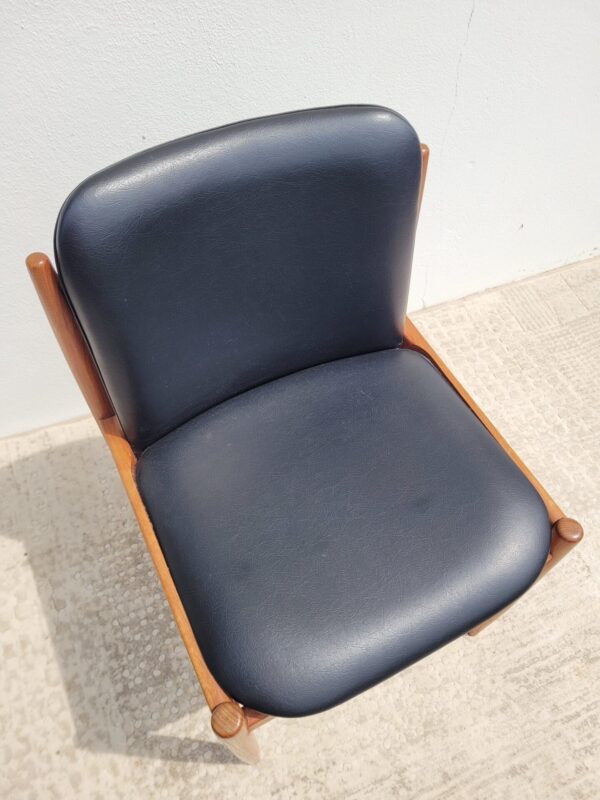 Chaise scandinave en teck et simili cuir 1960 06