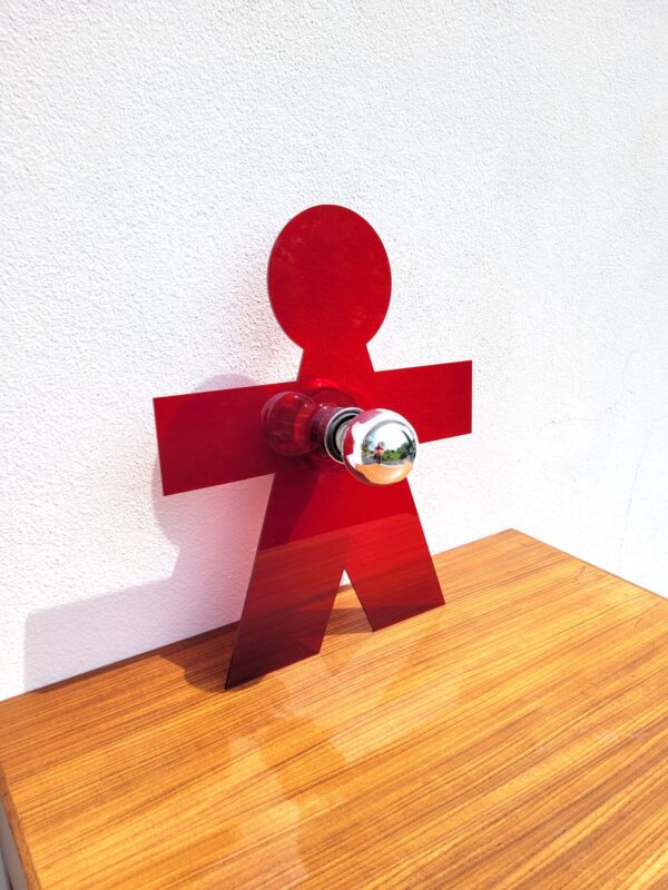 Lampe d'applique en plexiglas rouge 02