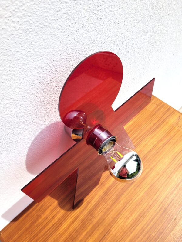 Lampe d'applique en plexiglas rouge 04