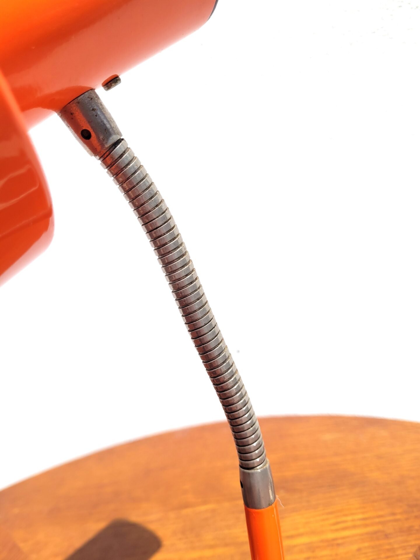 Lampe De Lecture Flexible Balvi En Forme De Tulipe Orange - Avec Clip, Piles Incluses, Format Mini