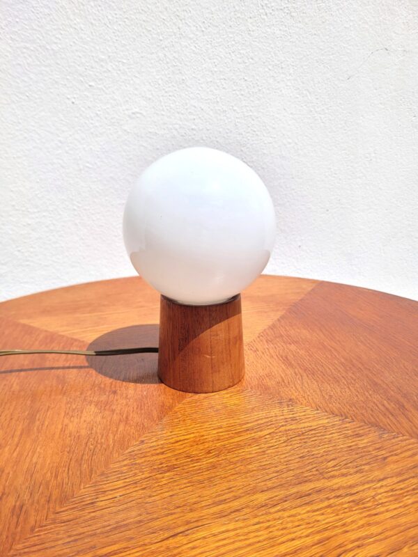 Petite lampe scandinave en teck 1960 01