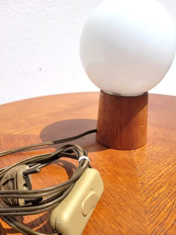 Petite lampe scandinave en teck 1960 02