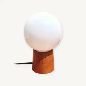 Petite lampe scandinave en teck 1960 04