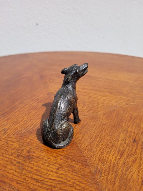 Petite statuette chien en bronze 03