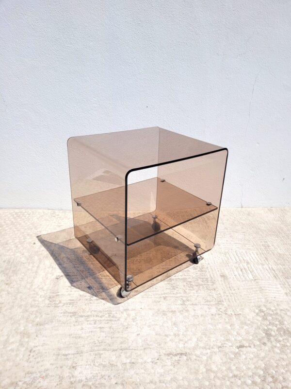 Étagère roulante en plexiglas 1970 02