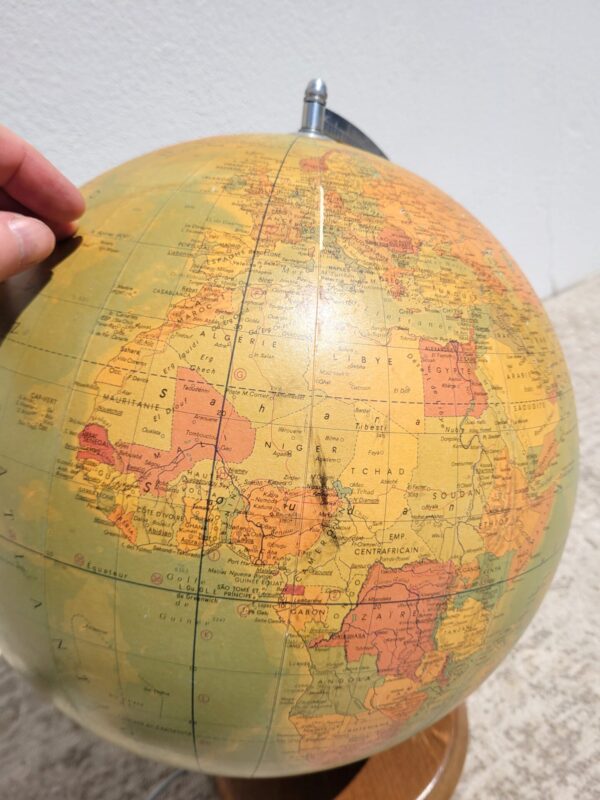 Grand globe terrestre vintage rétro éclairé ou mappemonde 06