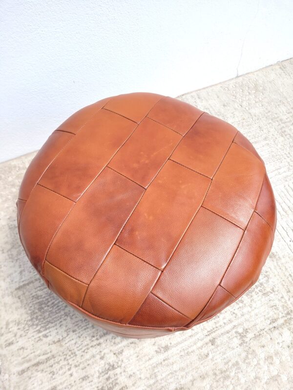 Pouf cuir en patchwork cognac 03