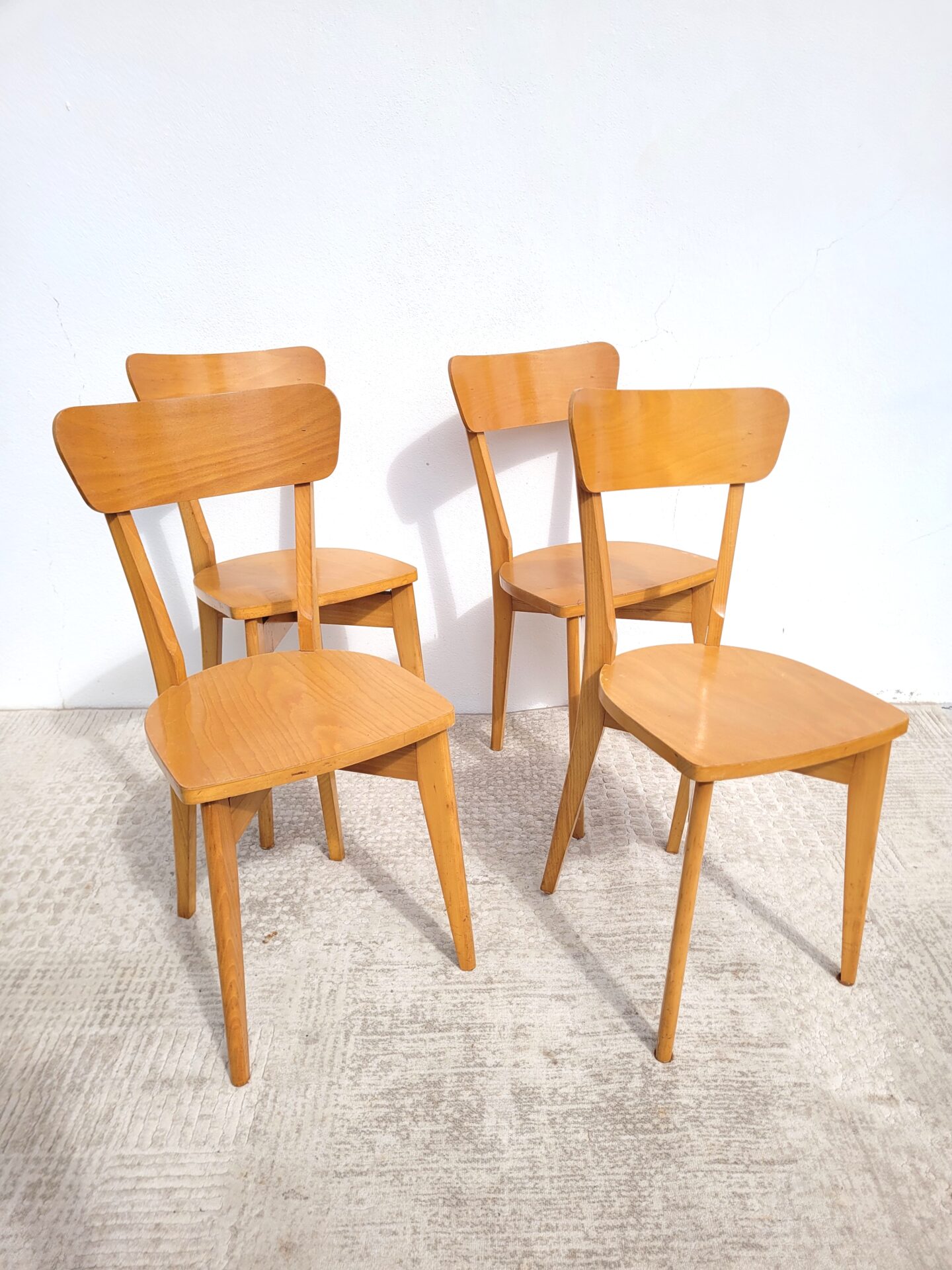 Set de 4 chaises vintages type bistrot vers 1960 01