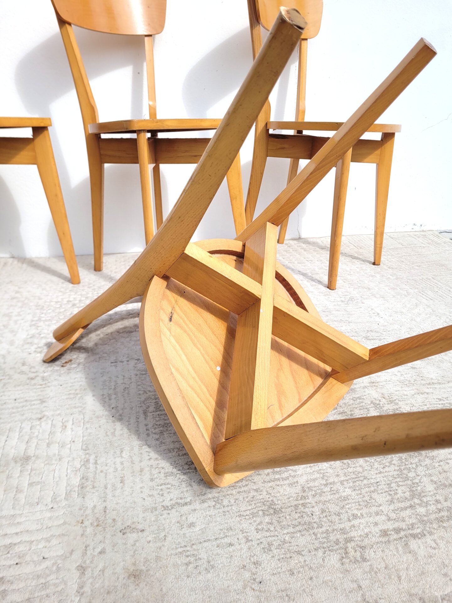 Set de 4 chaises vintages type bistrot vers 1960 05