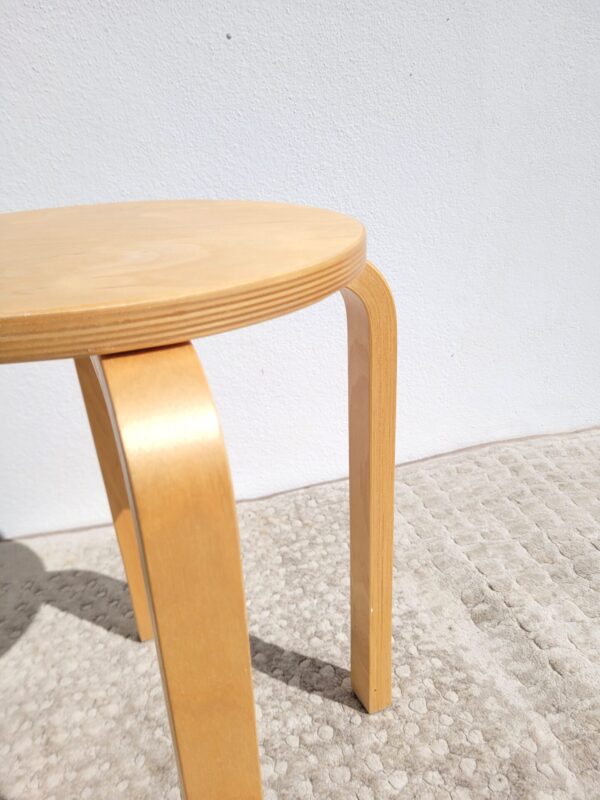 Tabouret en bois Frosta 03