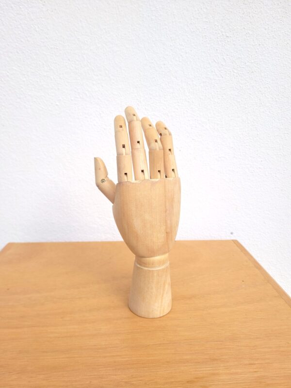 Mannequin main articulée en bois porte bagues 02