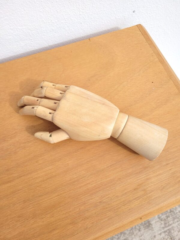 Mannequin main articulée en bois porte bagues 04