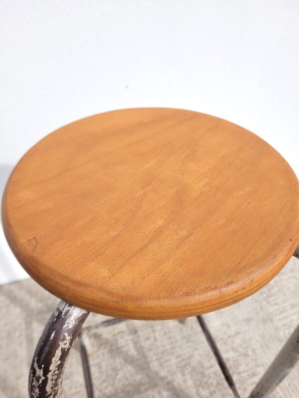 Tabouret haut d'atelier en acier 04