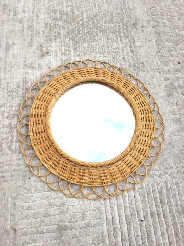 Miroir vintage 40cm en rotin 70s 03