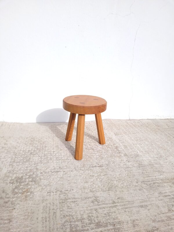 Tabouret bas tripode en frêne 01