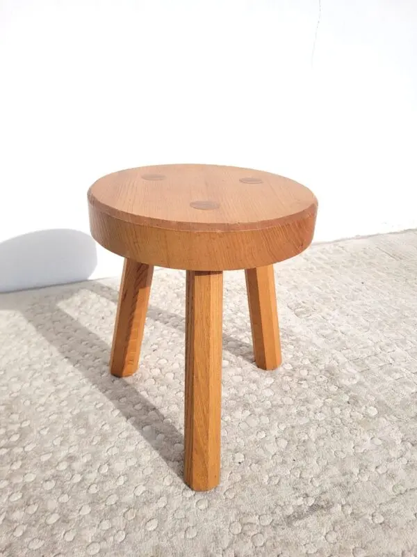 Tabouret bas tripode en frêne 02