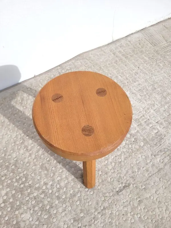 Tabouret bas tripode en frêne 03