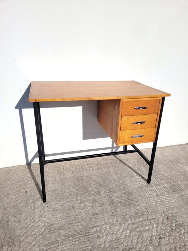 Petit bureau moderniste vers 1950 01