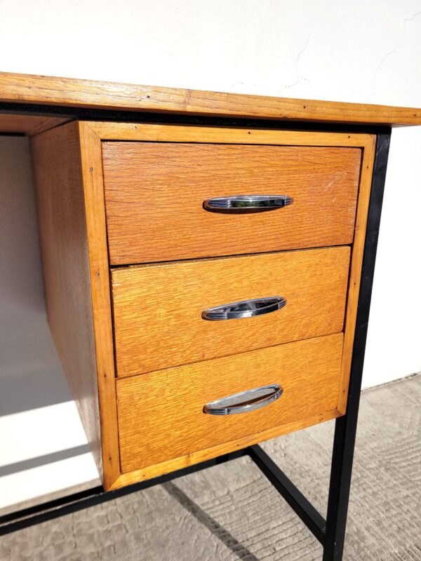 Petit bureau moderniste vers 1950 05