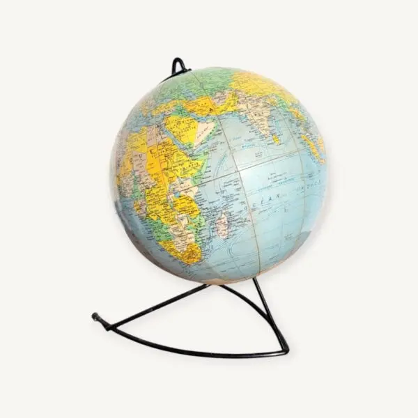 Globe terrestre mappemonde vintage vers 1950 06