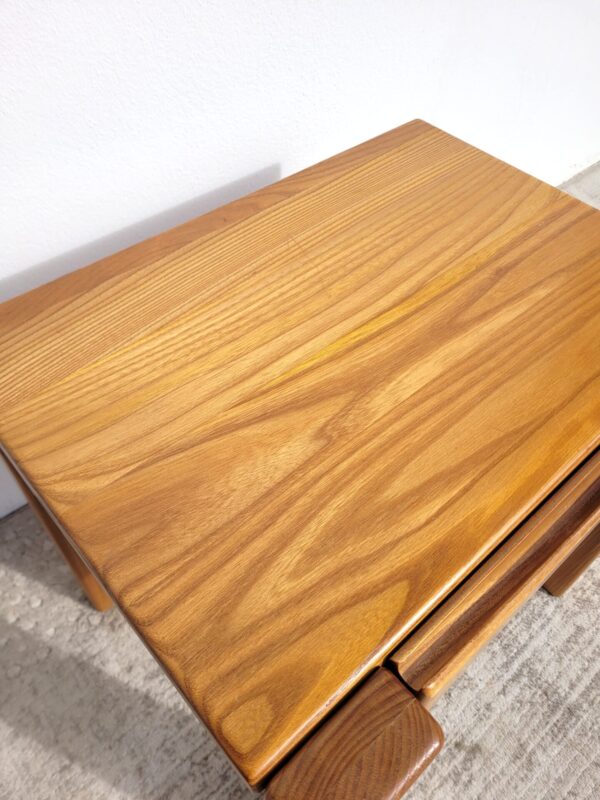 Table de chevet en orme Maison Regain 04