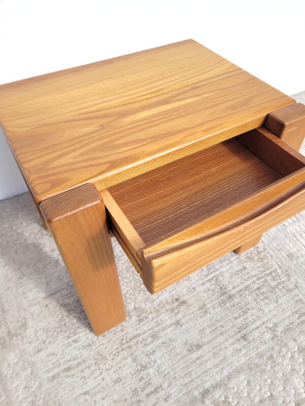Table de chevet en orme Maison Regain 05