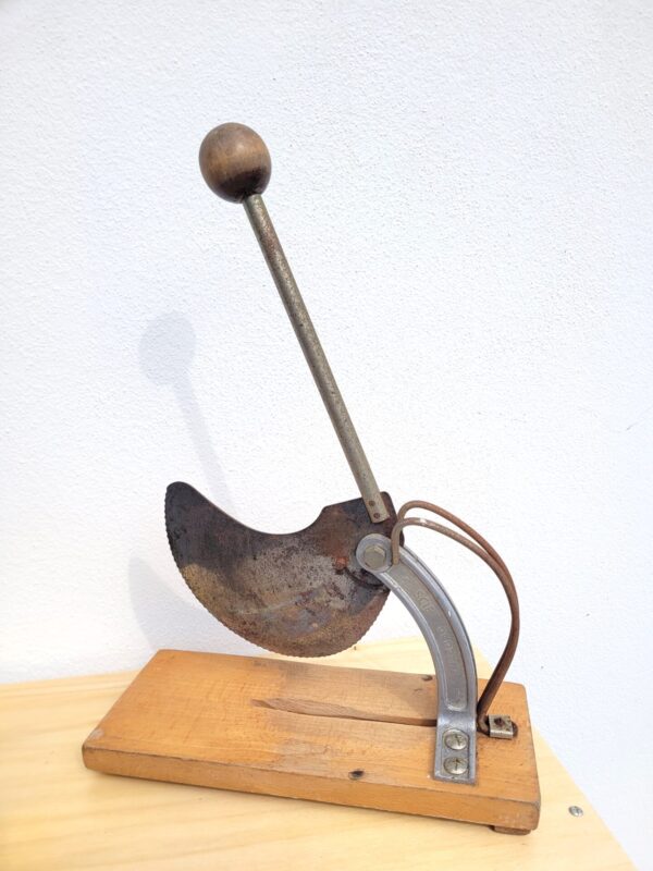 Ancien coupe ou tranche pain vers 1900 02