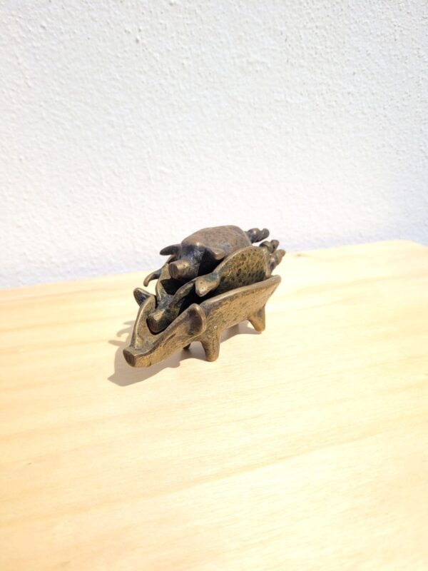 Set de cendriers cochons gigognes en bronze 02