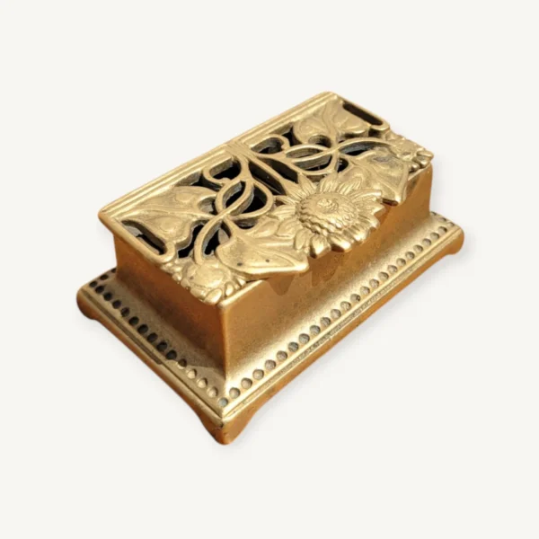 Boite à timbres esprit art nouveau en laiton 06
