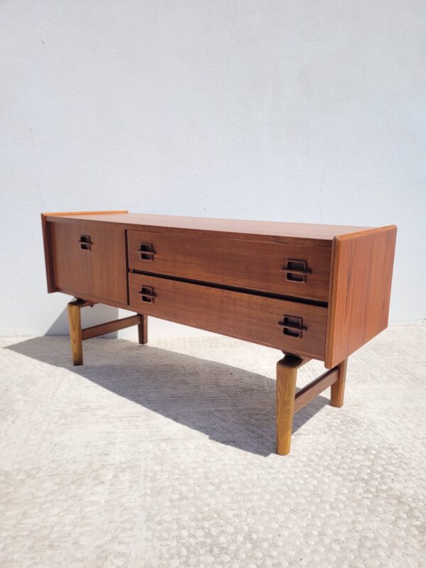 Commode basse rénovée ou enfilade scandinave en teck vers 1960 03