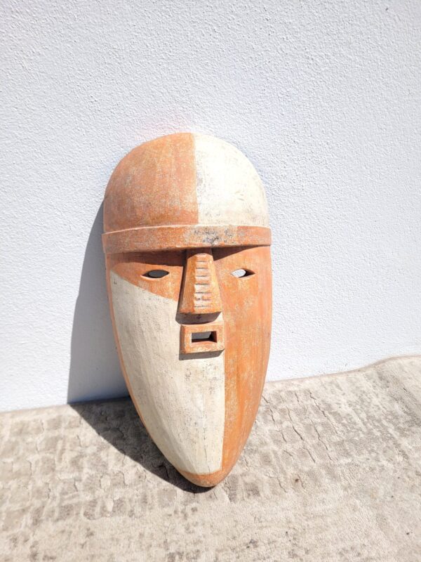 Masque en bois esprit Adouma 01