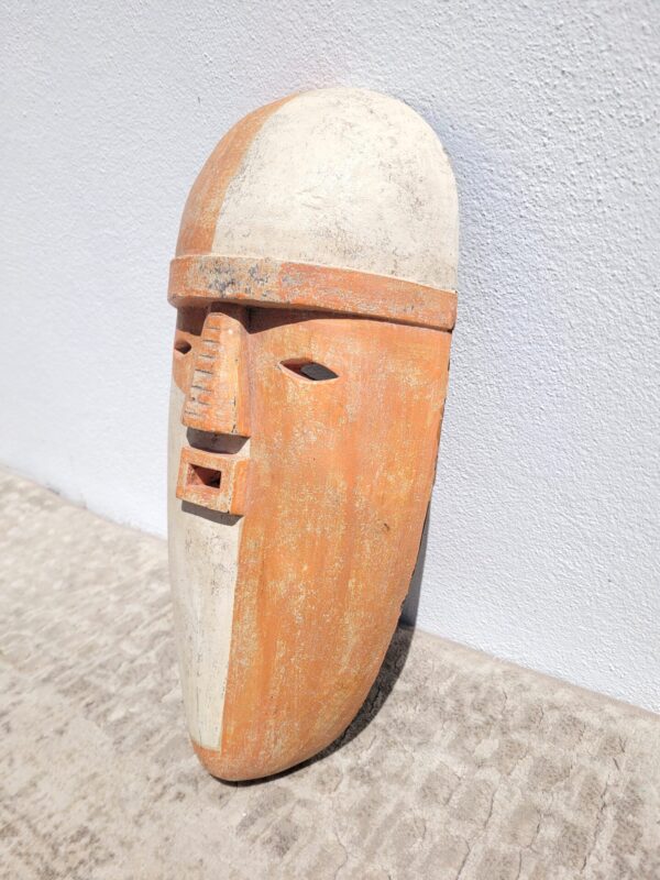 Masque en bois esprit Adouma 03
