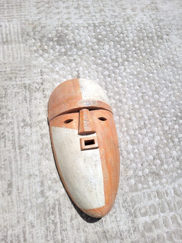 Masque en bois esprit Adouma 04