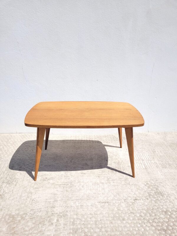 Table basse vintage en chêne vers 1960 01