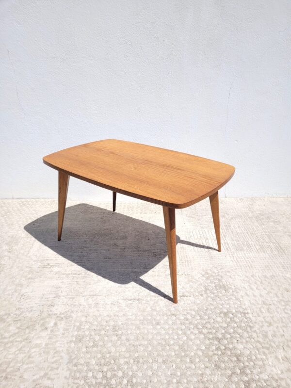 Table basse vintage en chêne vers 1960 03
