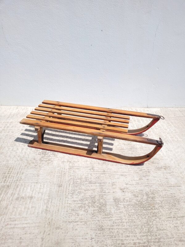Luge ancienne en bois et patins métal 02
